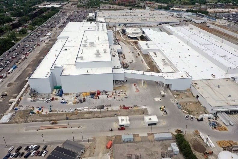 Французькі парфуми: концерн Stellantis хочуть оштрафувати за запах фарби